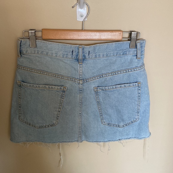 ❤️Distressed Jean Skirt - Picture 5 of 7
